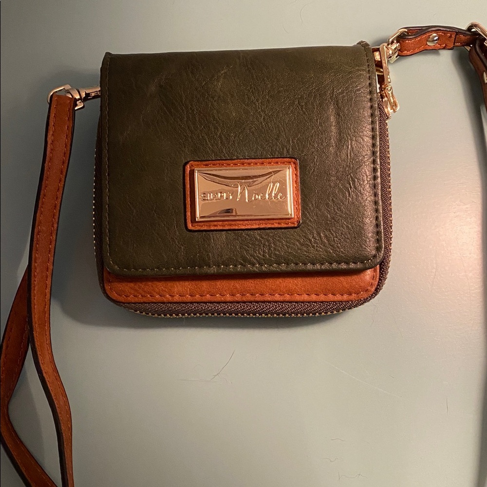 Simply Noelle Unused Wallet with Adjustable/Removable Strap